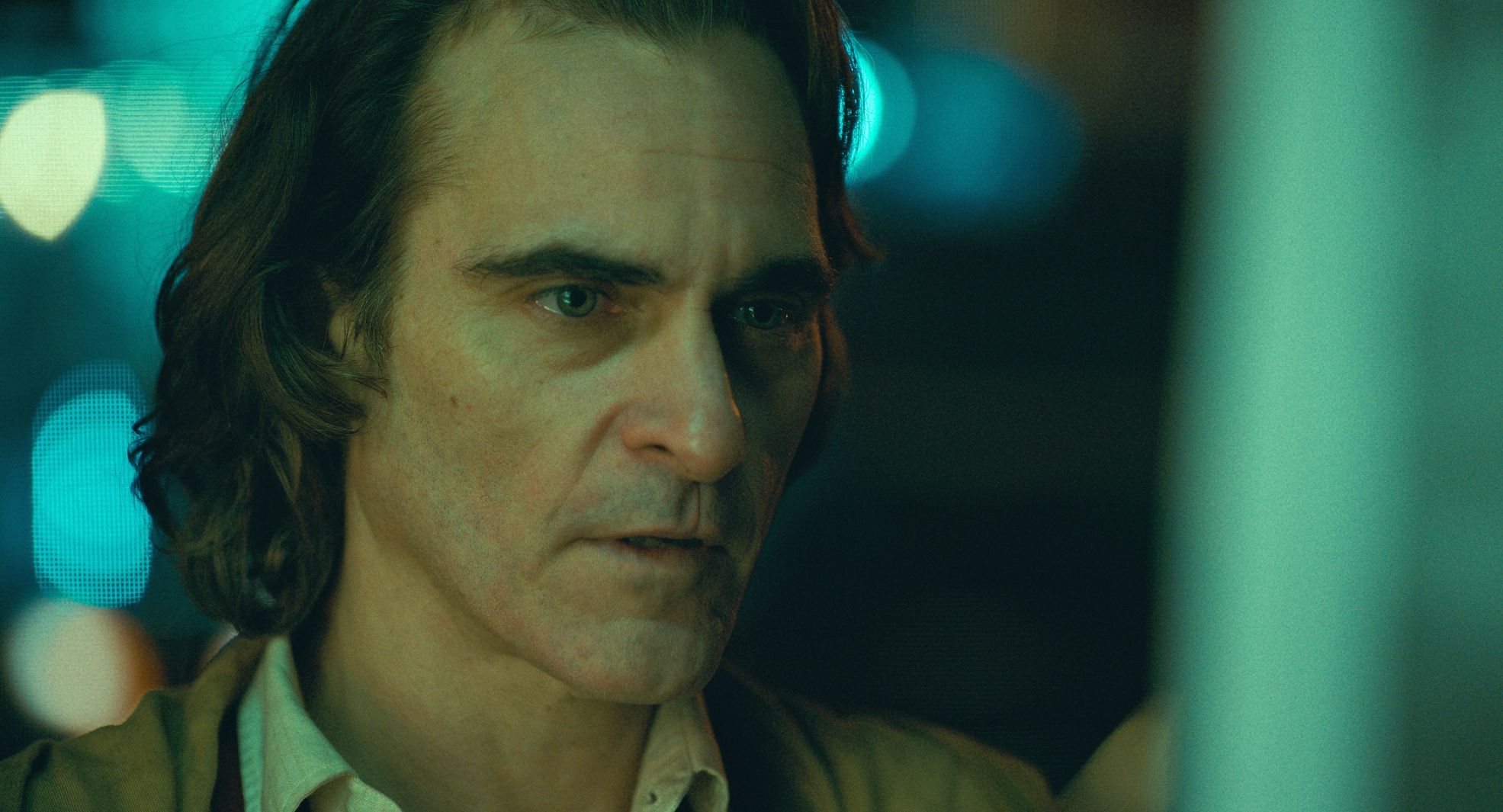 Joaquin Phoenix Delivers An Astonishing Performance As The “Joker